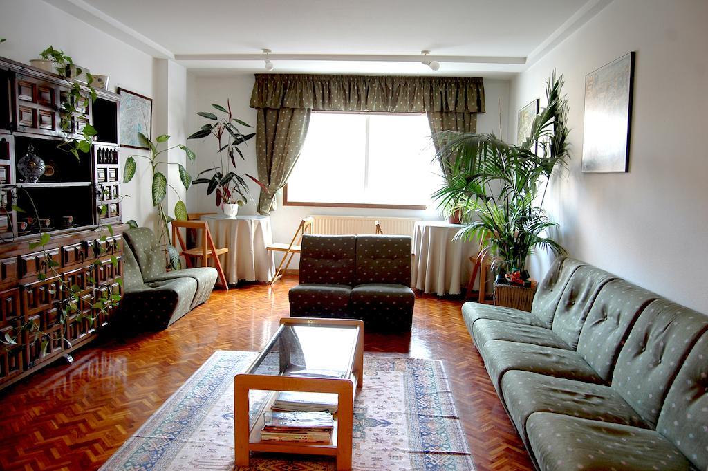 Hostal Charo II سانتياغو دي كومبوستيلا المظهر الخارجي الصورة
