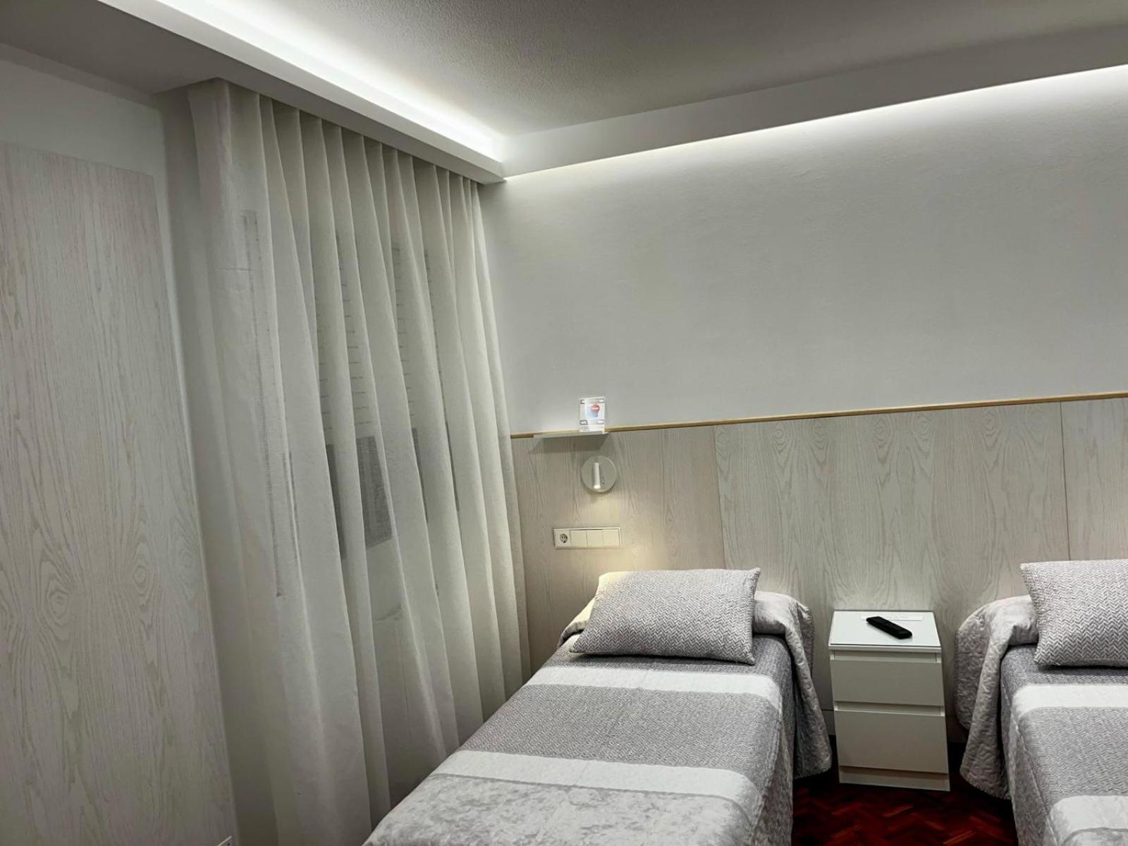 Hostal Charo II سانتياغو دي كومبوستيلا المظهر الخارجي الصورة