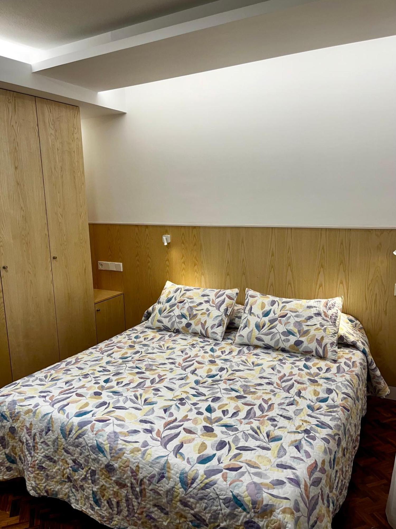 Hostal Charo II سانتياغو دي كومبوستيلا المظهر الخارجي الصورة