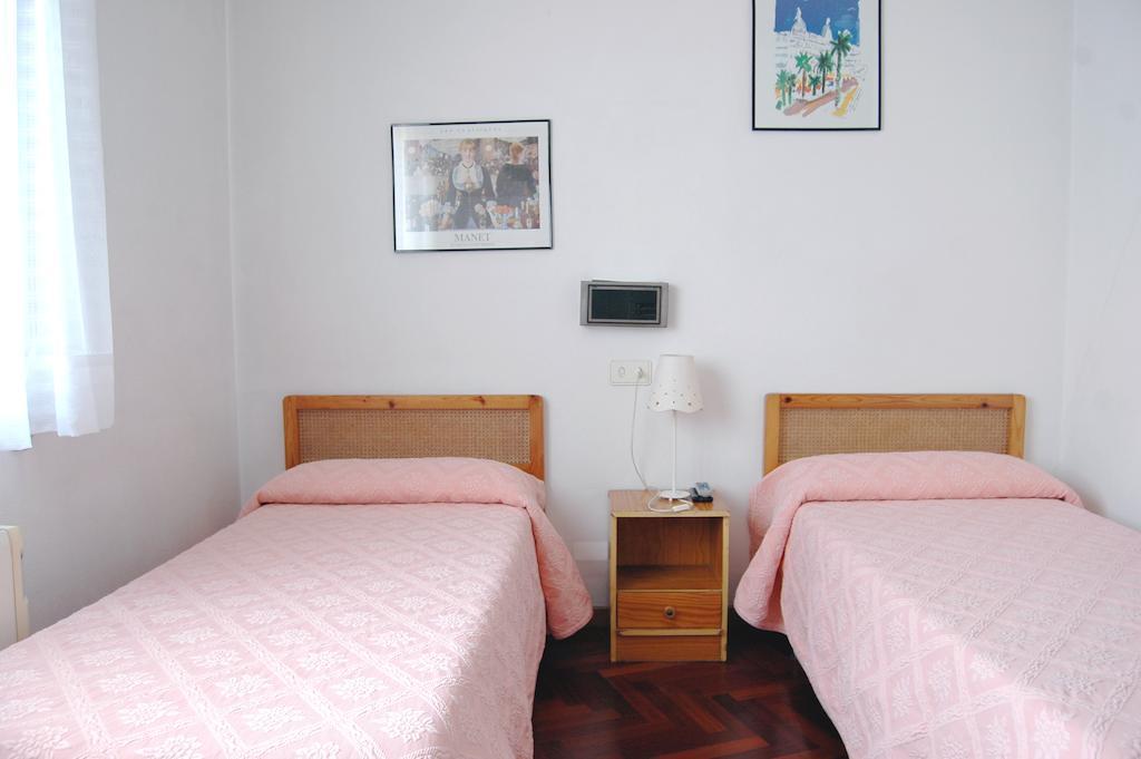 Hostal Charo II سانتياغو دي كومبوستيلا الغرفة الصورة
