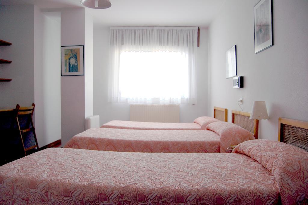 Hostal Charo II سانتياغو دي كومبوستيلا الغرفة الصورة